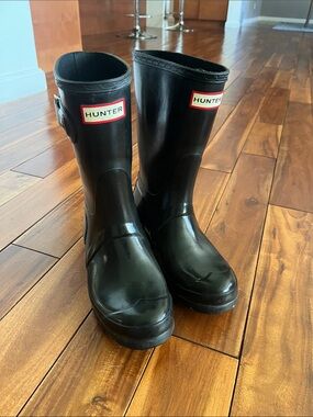 Hunter Glossy Black Mid Calf Rain Boots with Logo